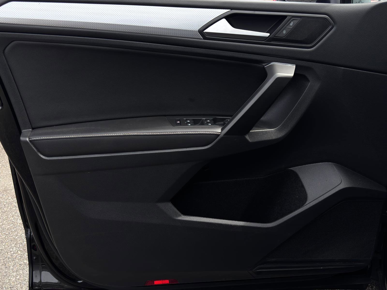 Used 2022 Volkswagen Tiguan S image 13