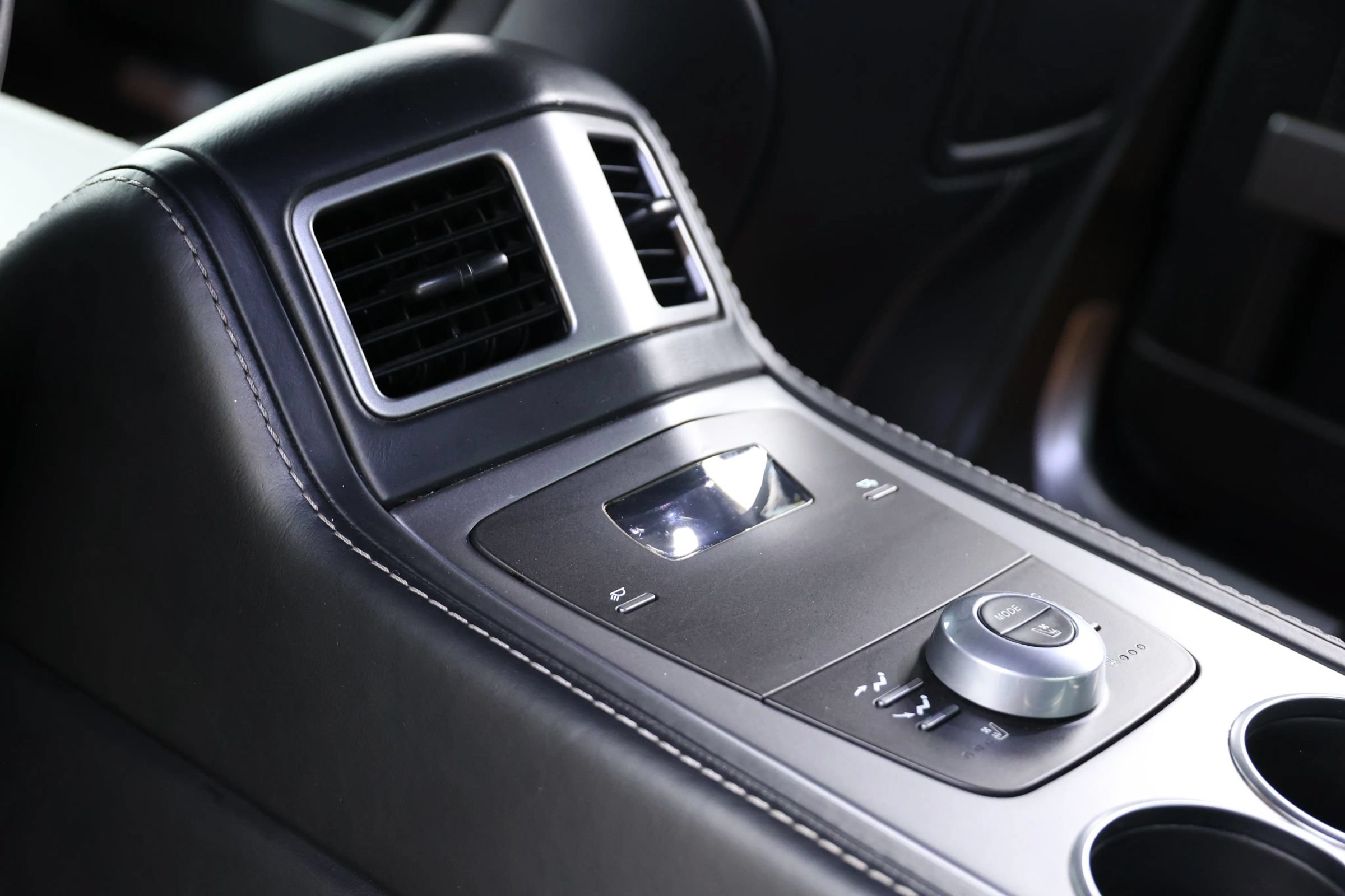 Used 2015 Aston Martin Rapide S RWD image 53