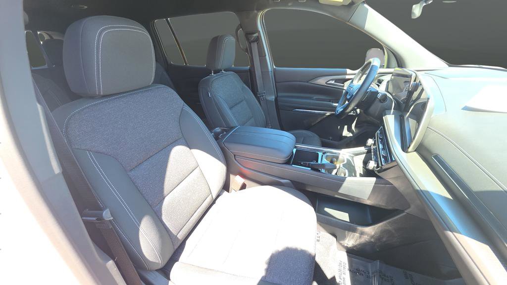 Used 2025 Chevrolet Traverse LT w/ Driver Confidence Package AWD/4WD image 26