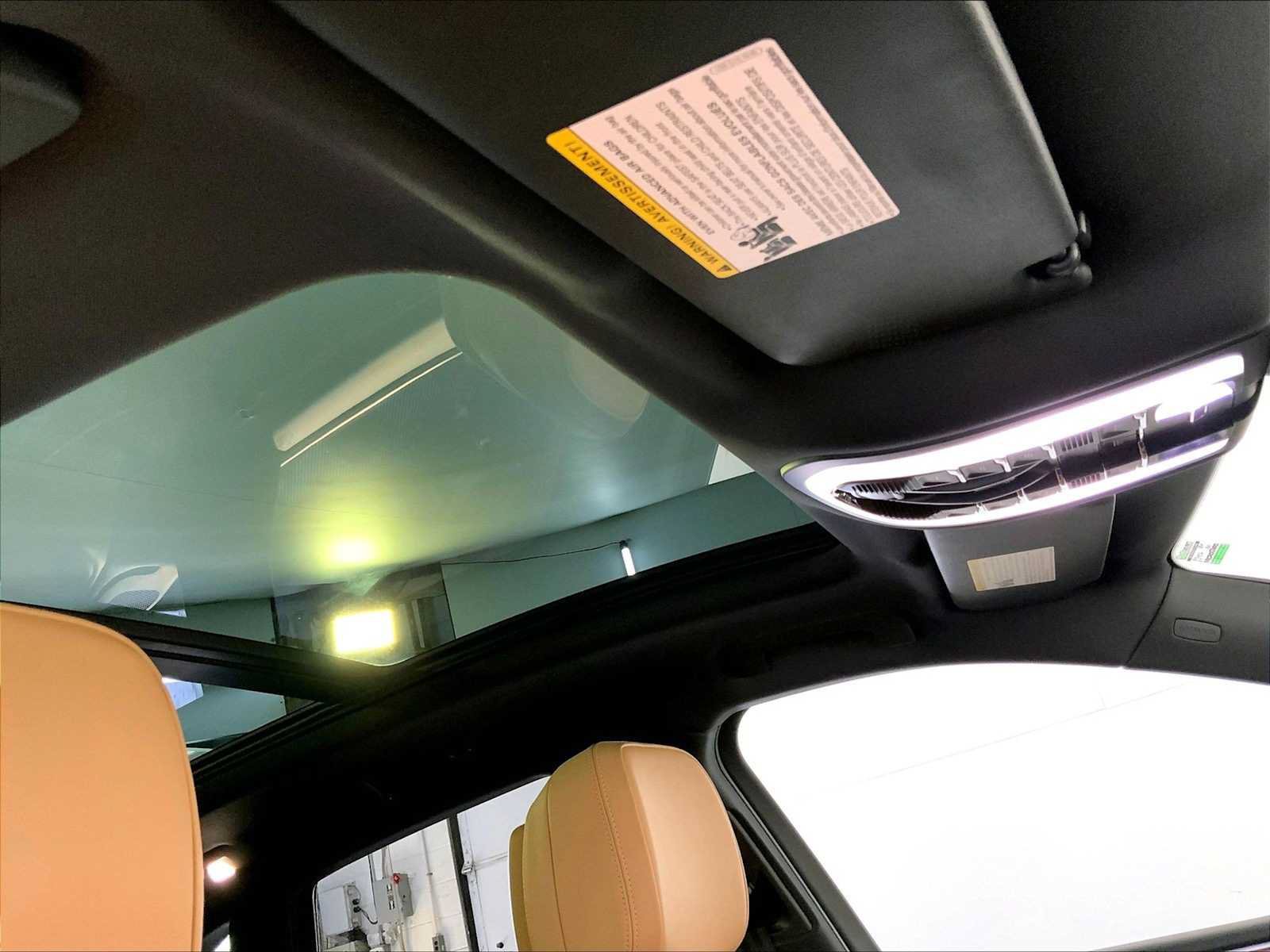 Certified 2018 Porsche Macan AWD/4WD image 20