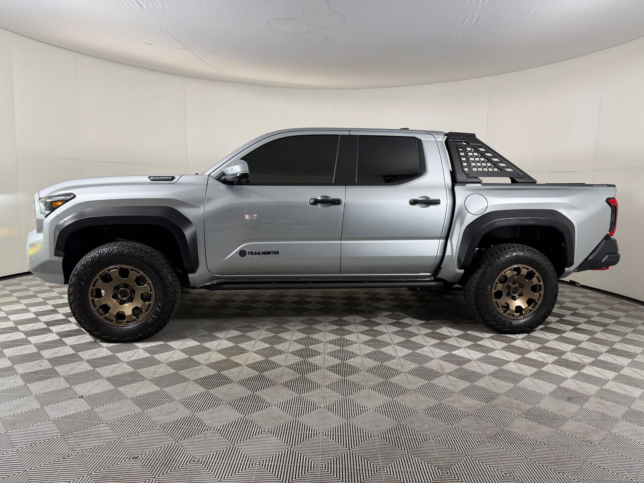 Used 2025 Toyota Tacoma 4x4 Double Cab Hybrid image 2