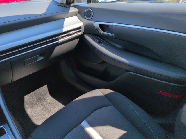 Certified 2024 Hyundai Sonata SEL w/ Convenience Package FWD image 17