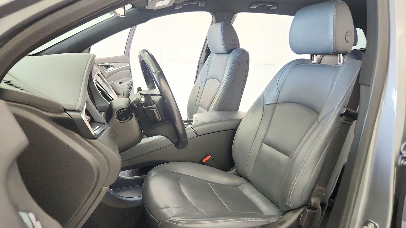 Used 2023 Buick Enclave Essence AWD/4WD image 20