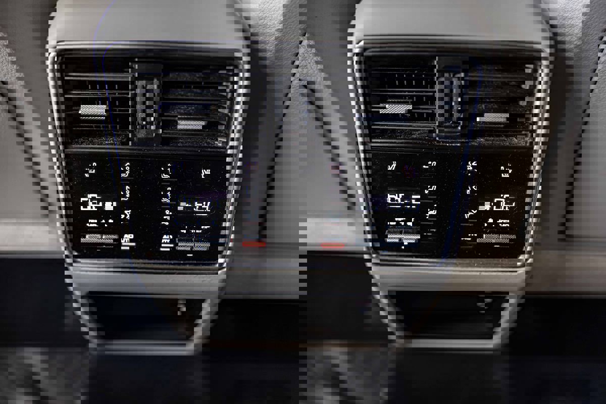 Used 2021 Porsche Cayenne E-Hybrid image 36