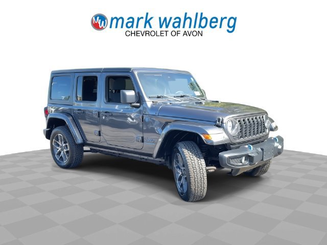 Used 2024 Jeep Wrangler Unlimited w/ Convenience Group AWD/4WD image 2