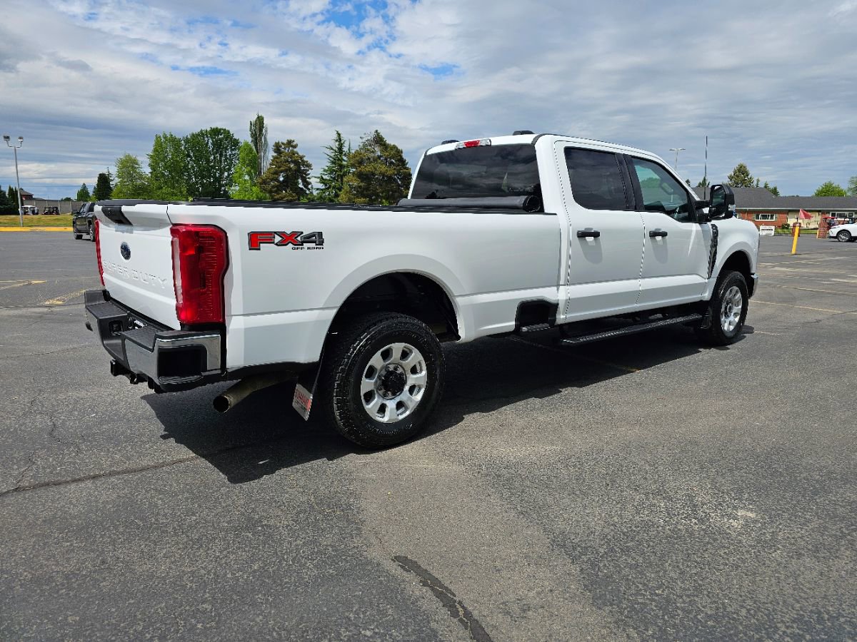 Used 2023 Ford F350 XLT w/ FX4 Off-Road Package image 14