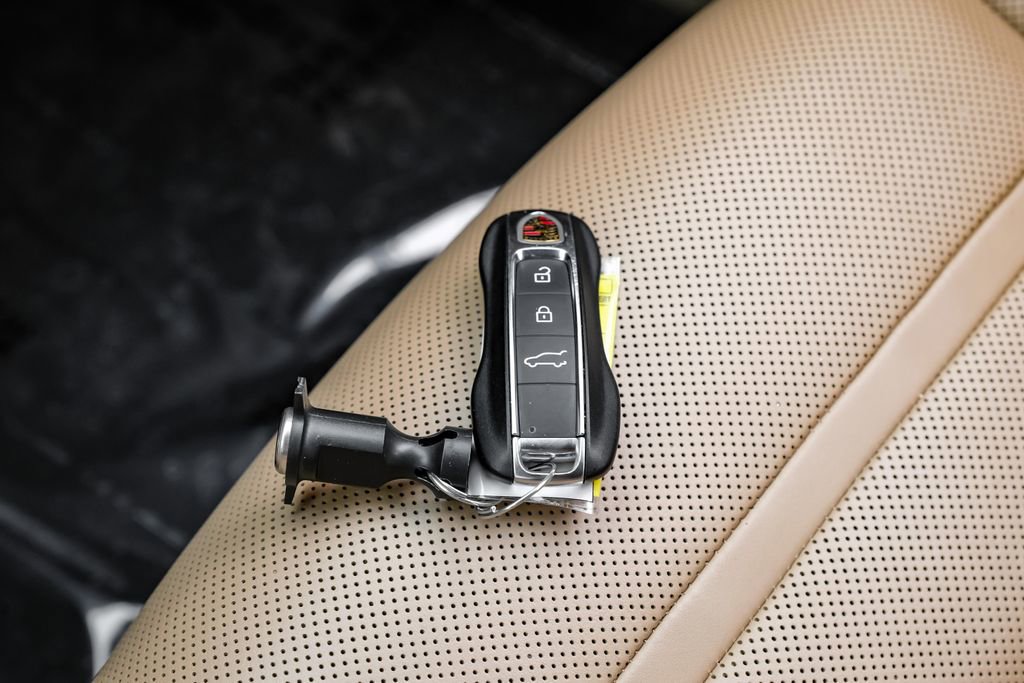 Used 2021 Porsche Cayenne AWD/4WD image 53