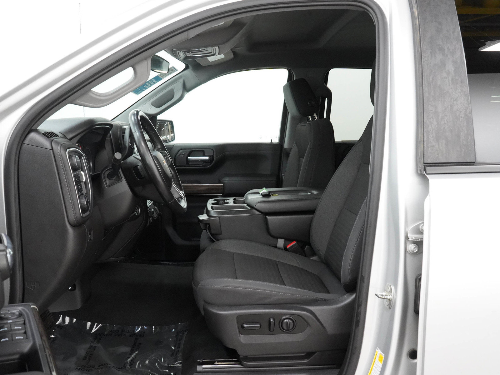 Used 2021 Chevrolet Silverado 1500 LT w/ Z71 Off-Road Package AWD/4WD image 19