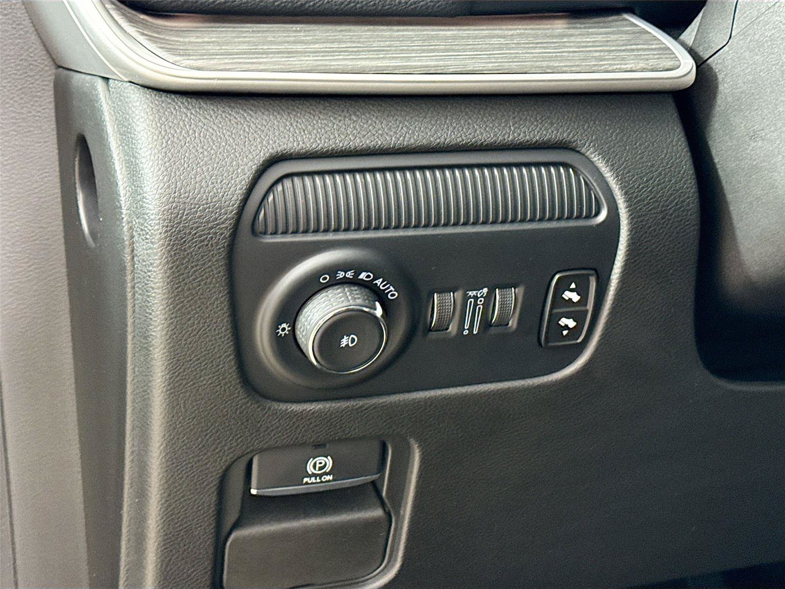 Used 2024 Jeep Wagoneer Series II AWD/4WD image 14