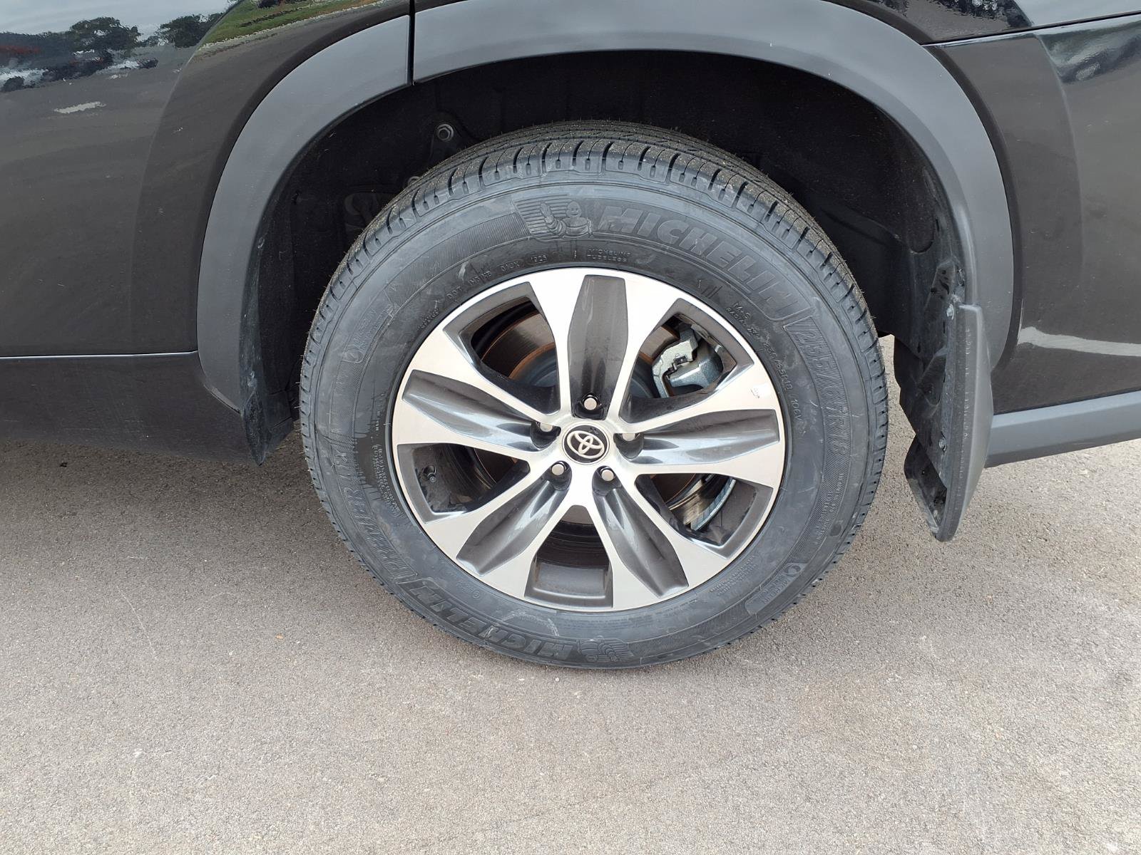 Certified 2026 Toyota Highlander XLE AWD/4WD image 19