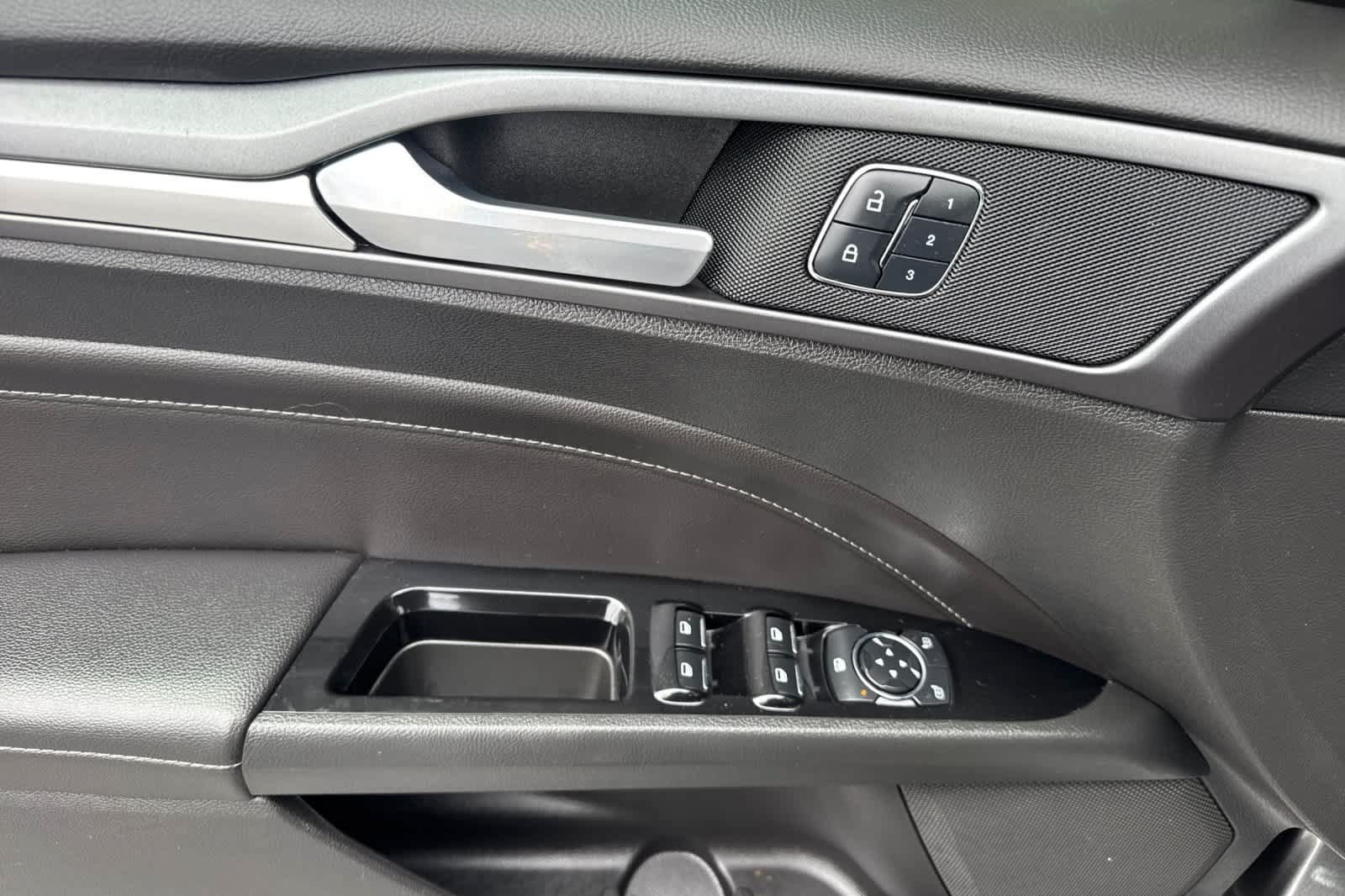 Used 2016 Ford Fusion Energi Titanium w/ Driver Assist Package FWD image 12
