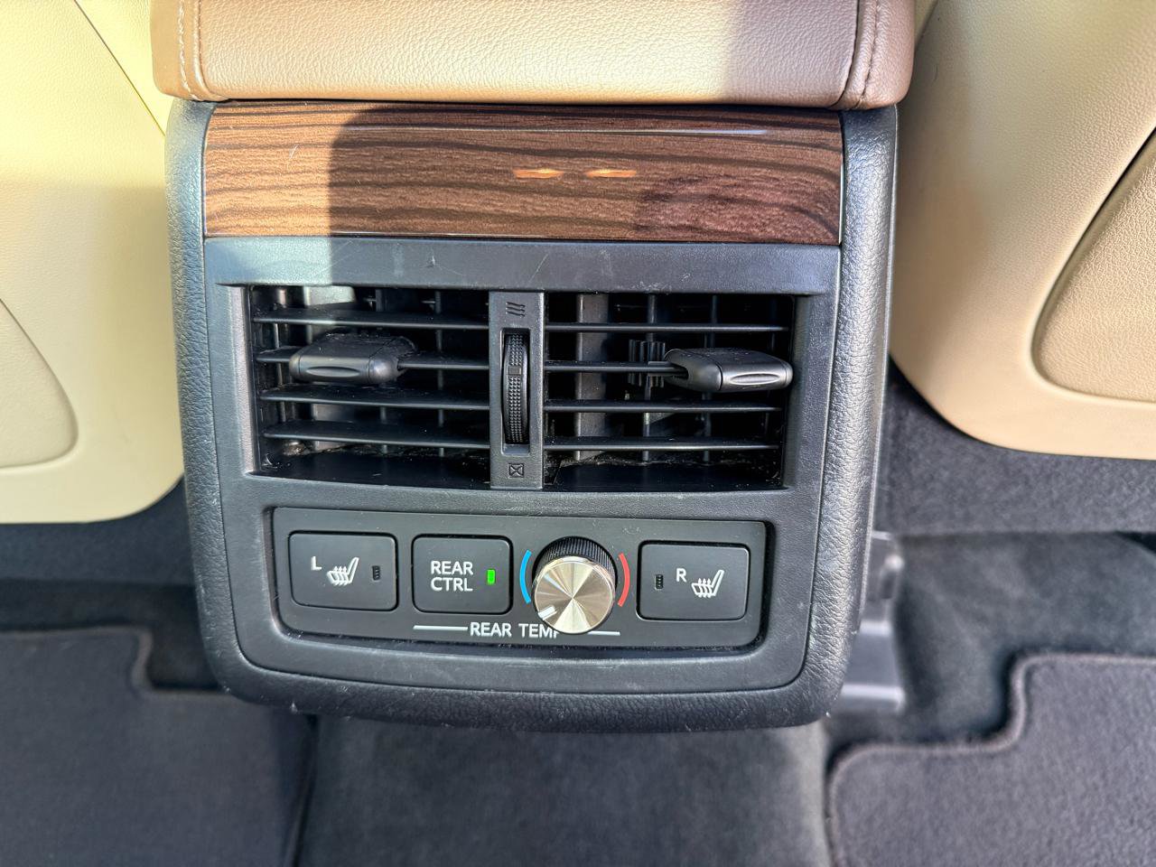 Used 2013 Toyota Avalon Limited image 24