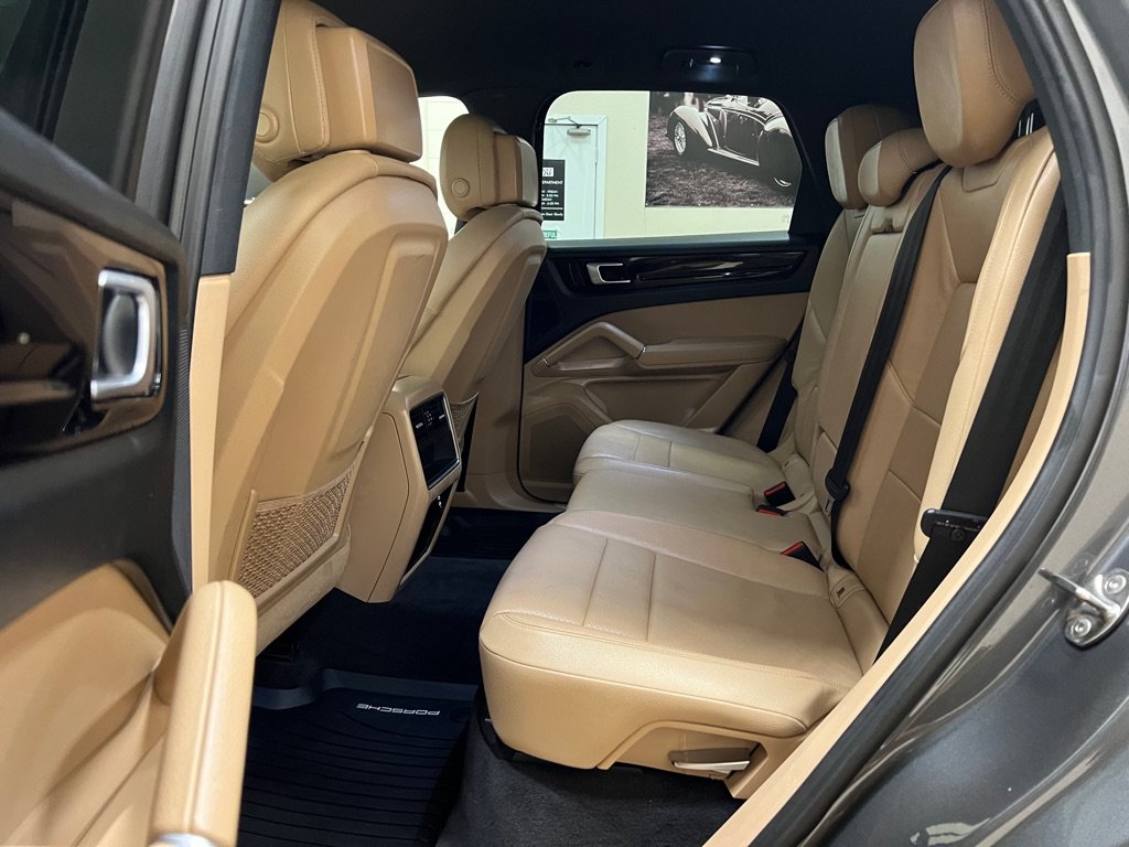 Used 2020 Porsche Cayenne AWD/4WD image 20