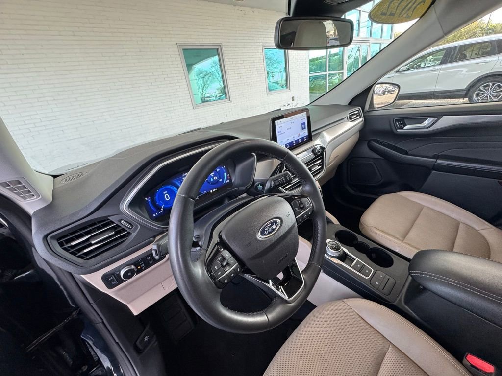 Used 2022 Ford Escape Titanium image 12