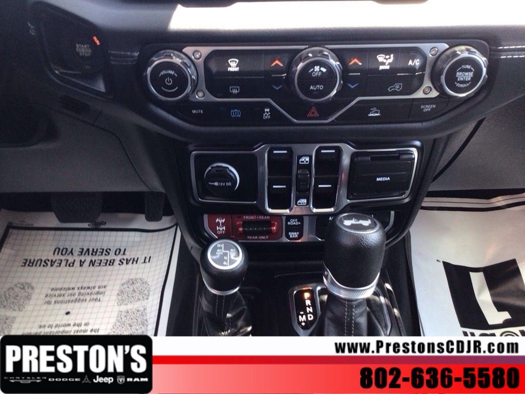 Used 2024 Jeep Wrangler Unlimited Rubicon 4xe AWD/4WD image 26