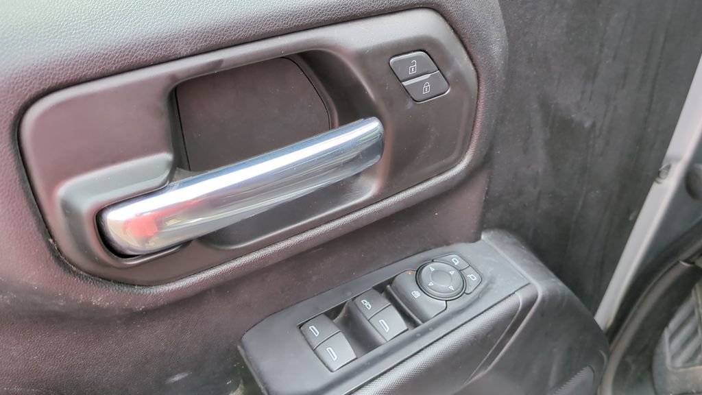 Used 2023 Chevrolet Silverado 1500 Custom image 13