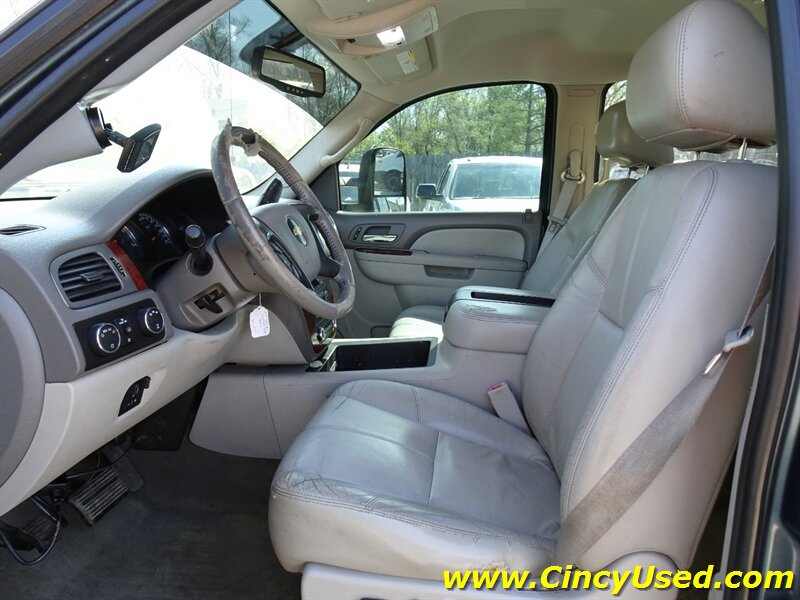 Used 2011 Chevrolet Silverado 2500 LTZ w/ LTZ Plus Package AWD/4WD image 14