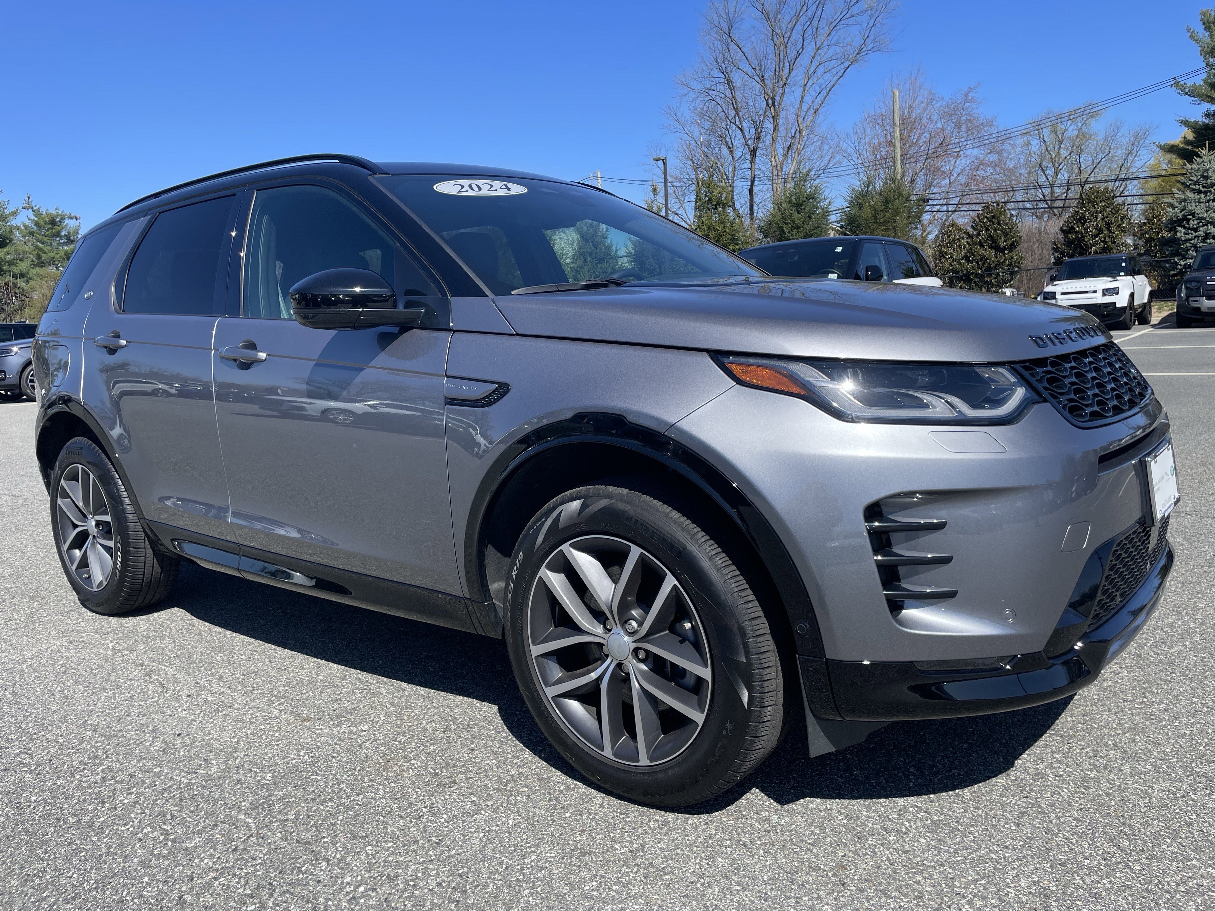 Certified 2024 Land Rover Discovery Sport Dynamic SE image 3