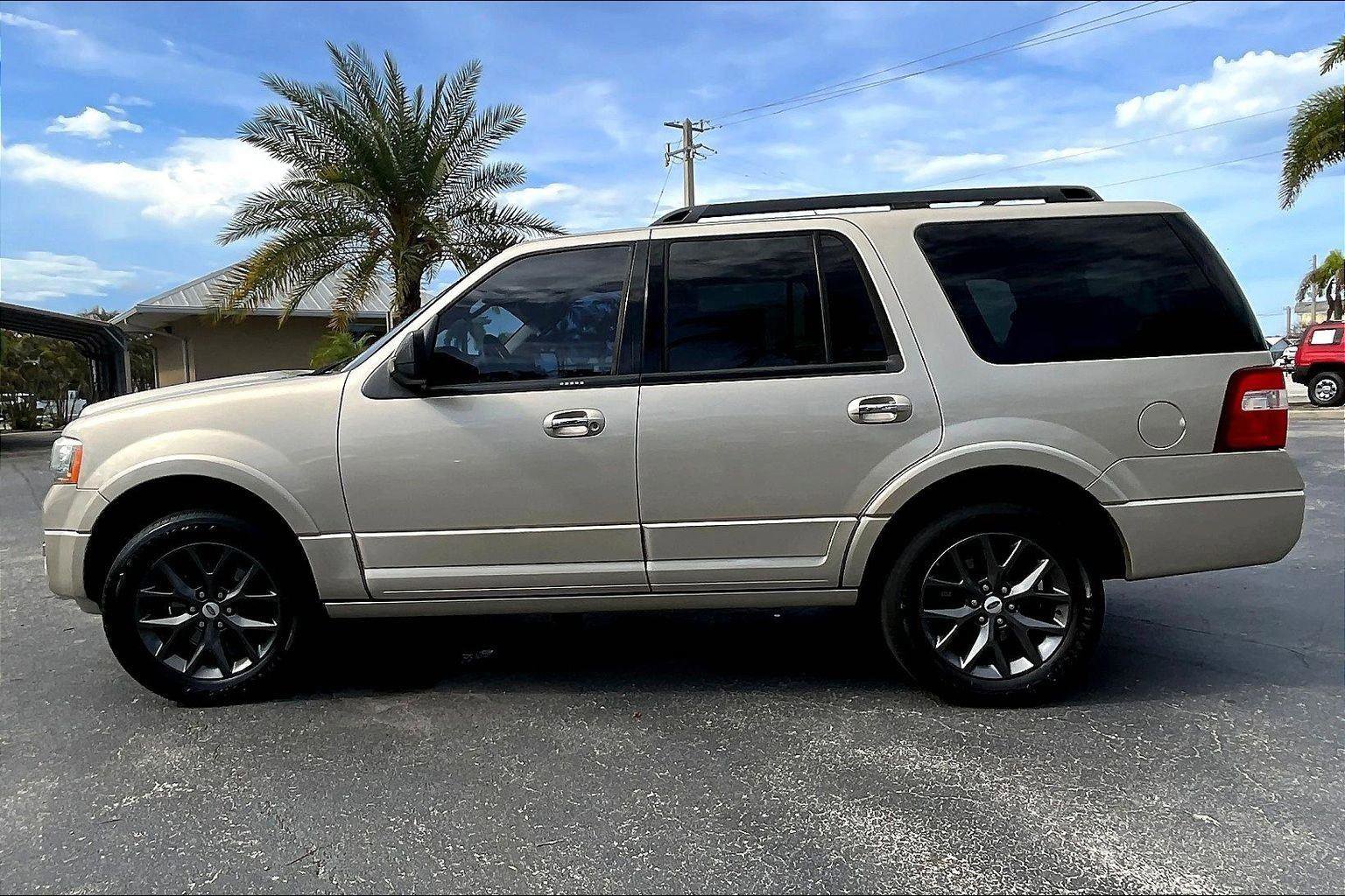 Used 2017 Ford Expedition Limited w/ Equipment Group 301A image 31