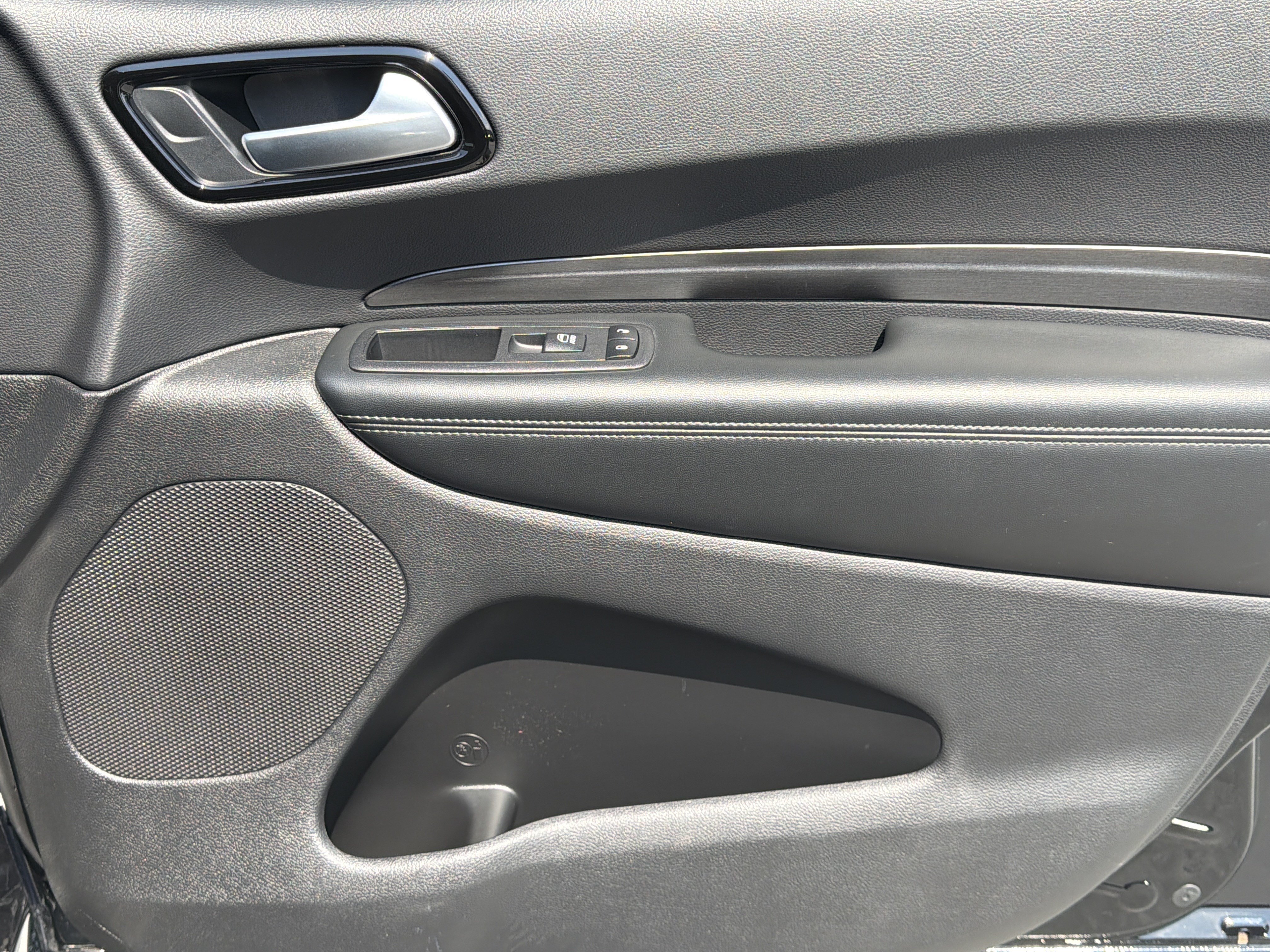 Used 2023 Dodge Durango SXT Launch Edition RWD image 17