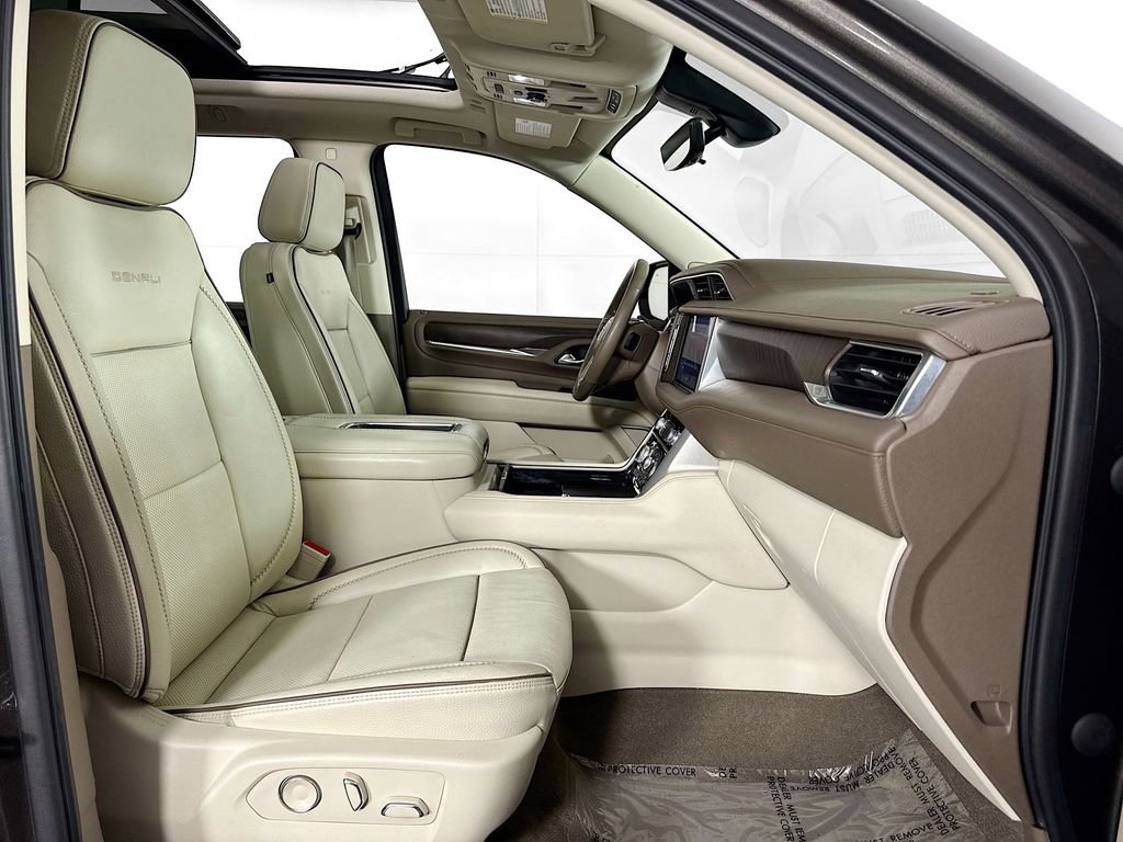 Used 2021 GMC Yukon Denali w/ Denali Premium Package image 37