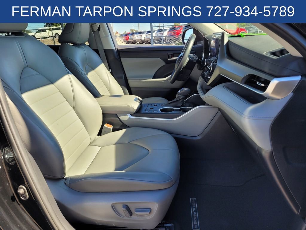 Used 2023 Toyota Highlander XLE image 21