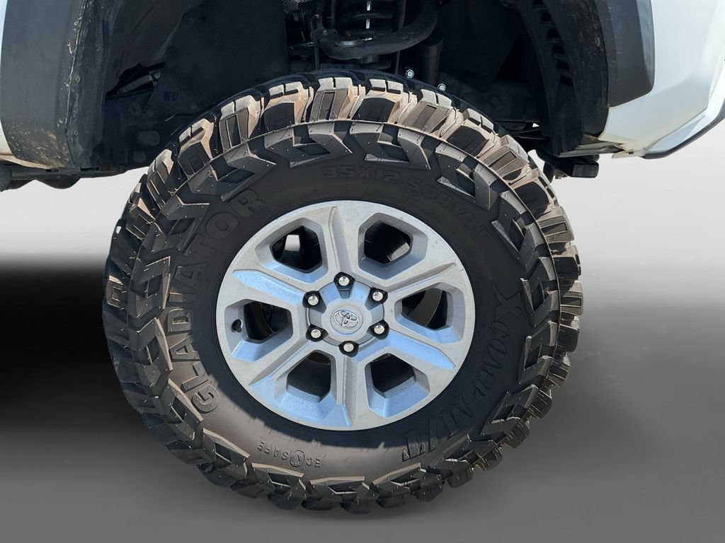 Used 2018 Toyota Tacoma TRD Off-Road AWD/4WD image 12