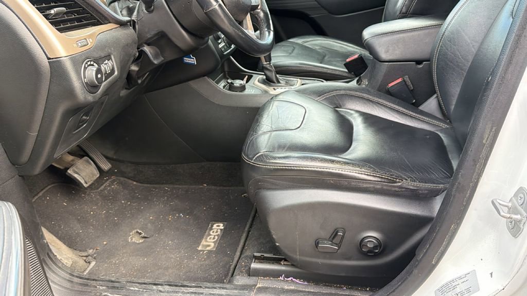 Used 2015 Jeep Cherokee Limited image 7