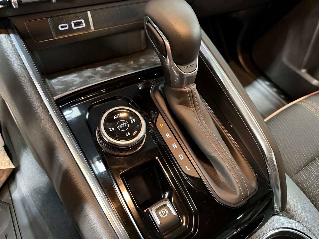 Used 2025 GMC Canyon AT4 AWD/4WD image 30