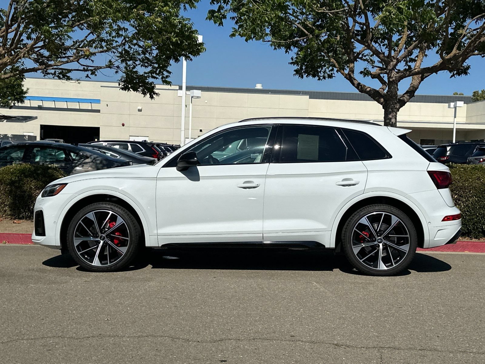 Used 2023 Audi SQ5 Prestige w/ Prestige Package AWD/4WD image 3