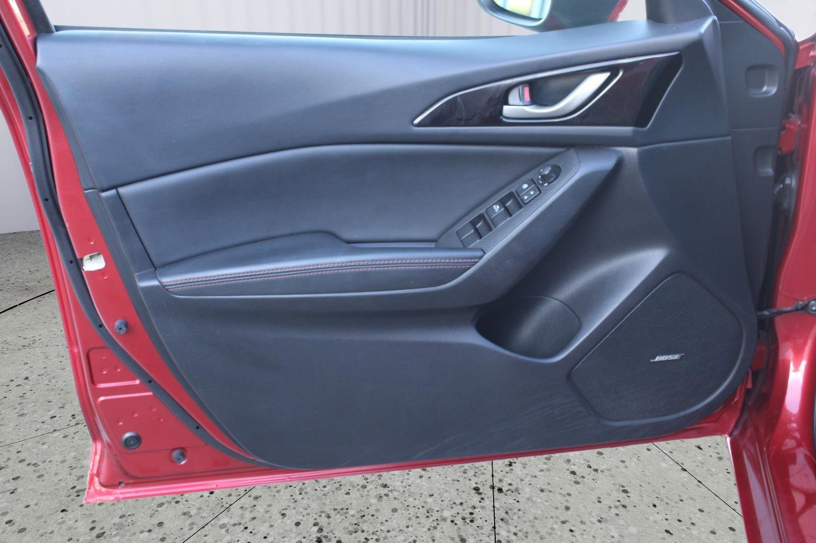 Used 2015 MAZDA MAZDA3 i Grand Touring image 40