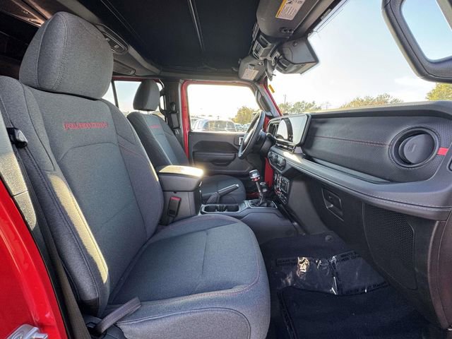 Used 2024 Jeep Wrangler Rubicon w/ Convenience Group image 17