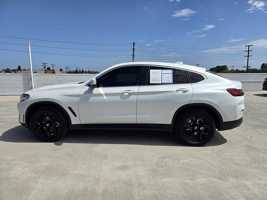 Used 2022 BMW X4 xDrive30i w/ Parking Assistance Package AWD/4WD image 7