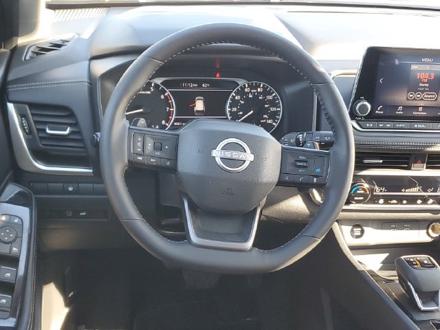 Certified 2025 Nissan Rogue SV w/ SV Premium Package AWD/4WD image 11