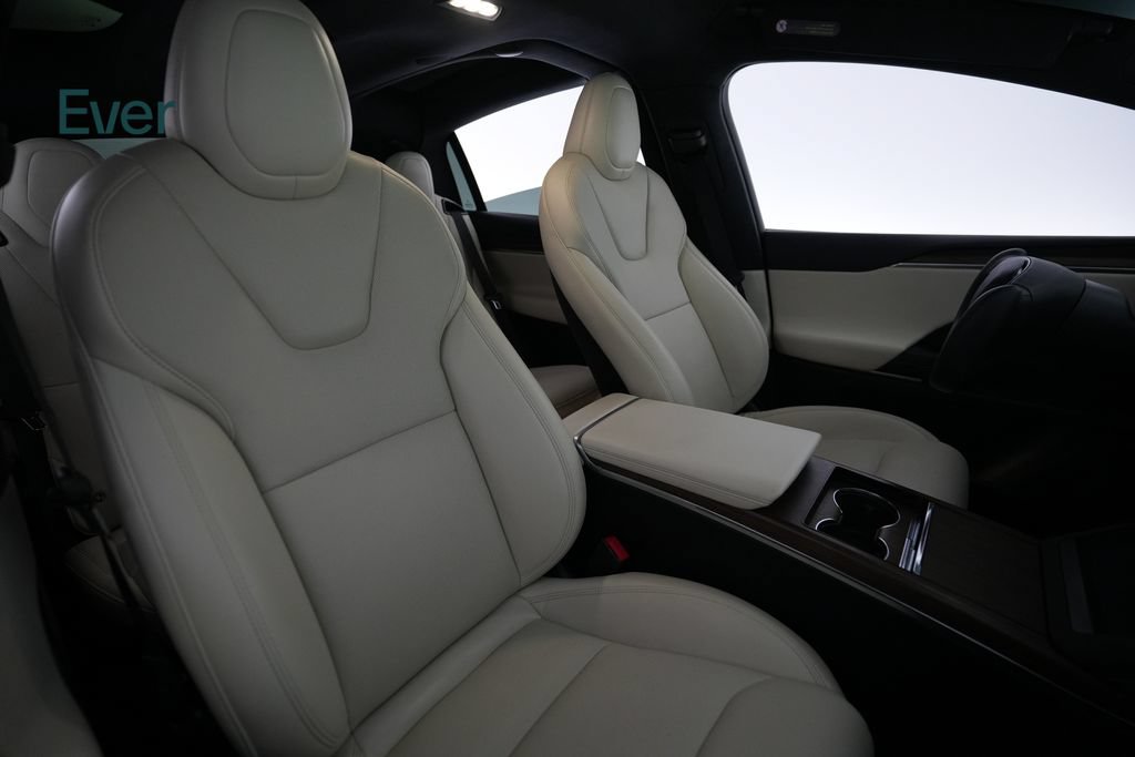 Used 2023 Tesla Model X AWD/4WD image 4