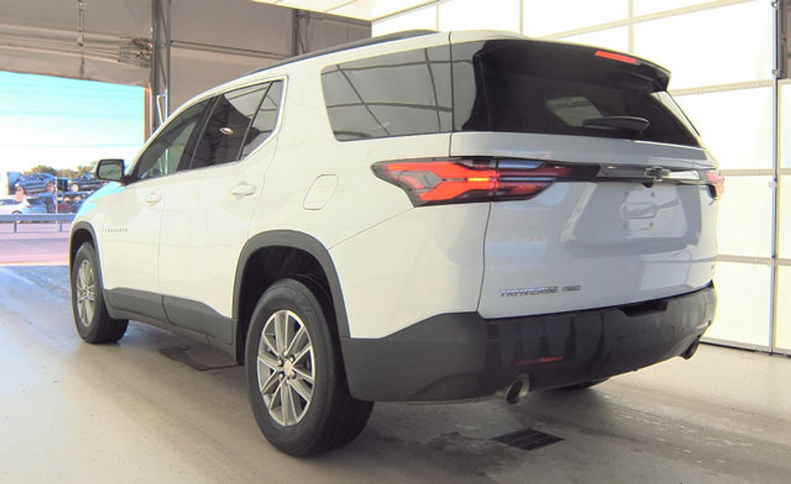 Used 2023 Chevrolet Traverse LT AWD/4WD image 5
