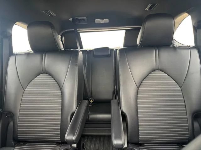 Used 2024 Toyota Highlander XSE AWD/4WD image 19