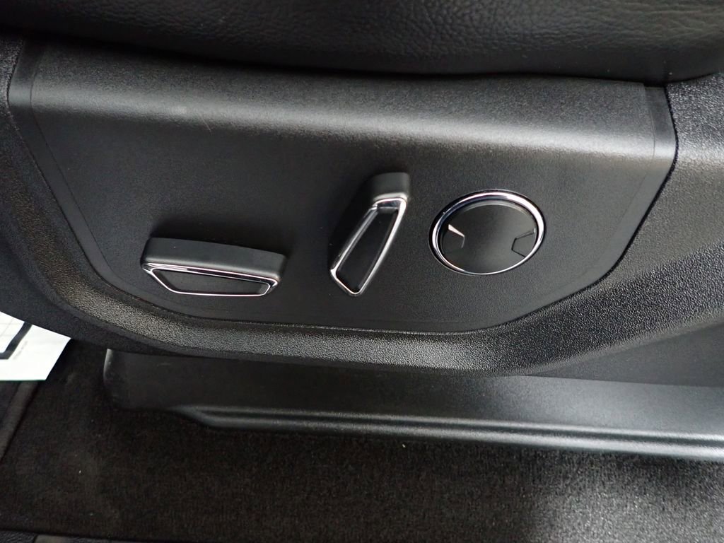 Used 2019 Ford F350 Lariat w/ Chrome Package image 22