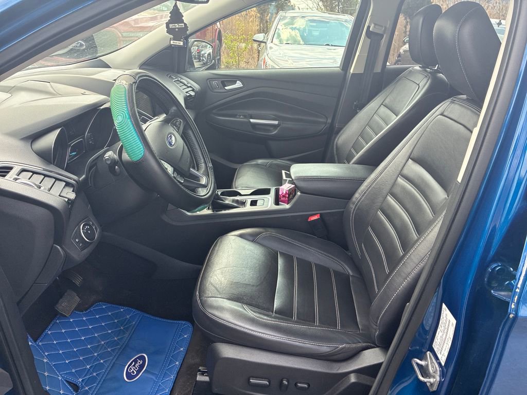 Used 2018 Ford Escape SEL w/ Ford Safe & Smart Package AWD/4WD image 9