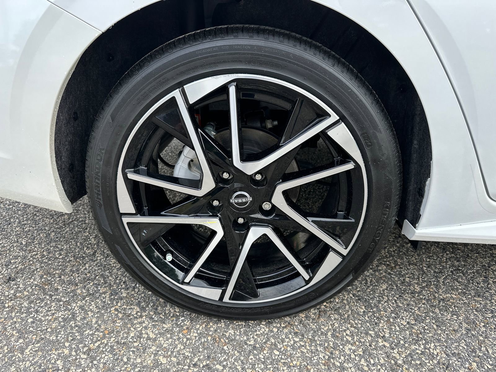 Certified 2025 Nissan Sentra SR w/ SR Premium Package FWD image 15