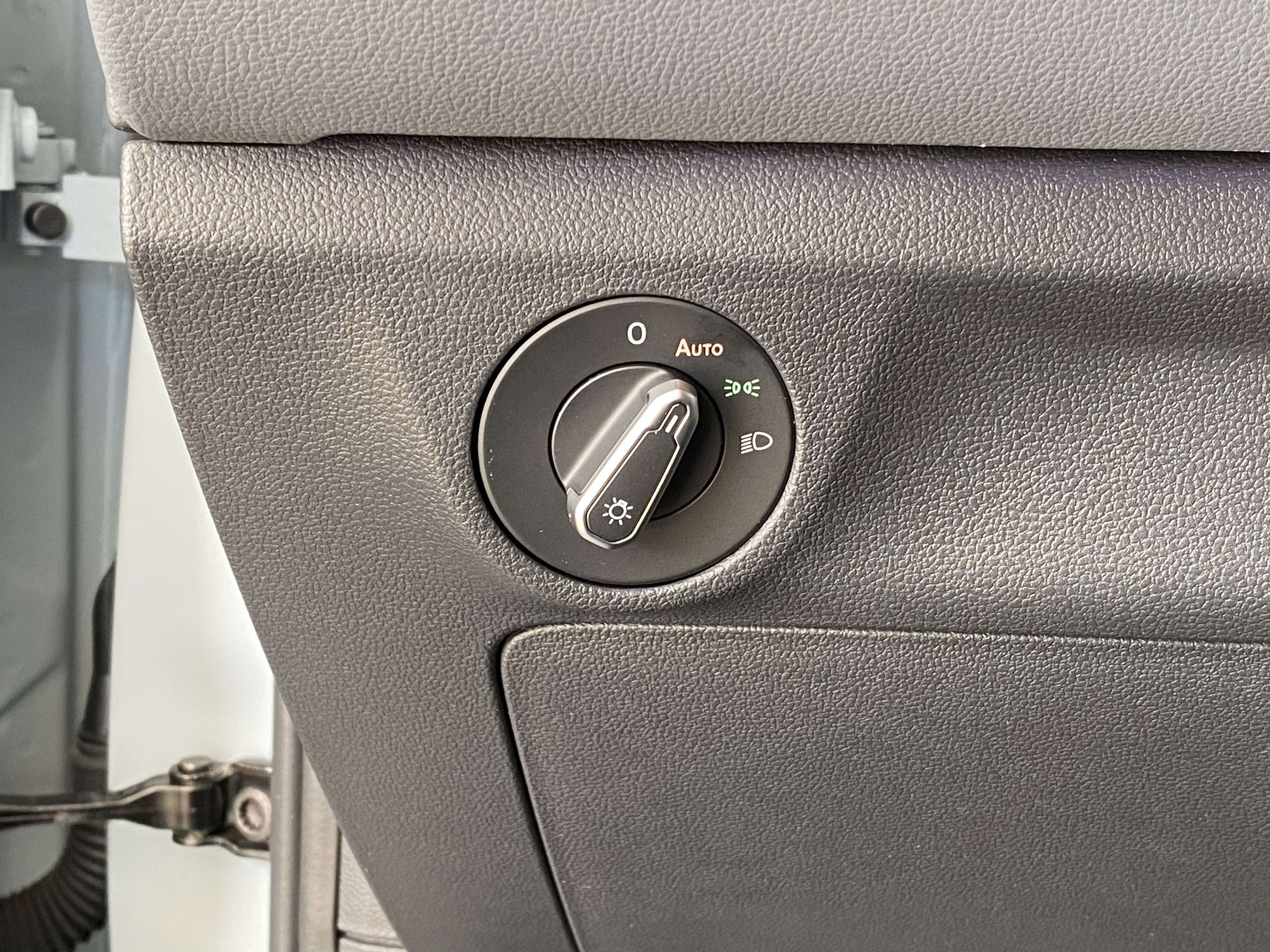 Certified 2025 Volkswagen Jetta SEL image 6