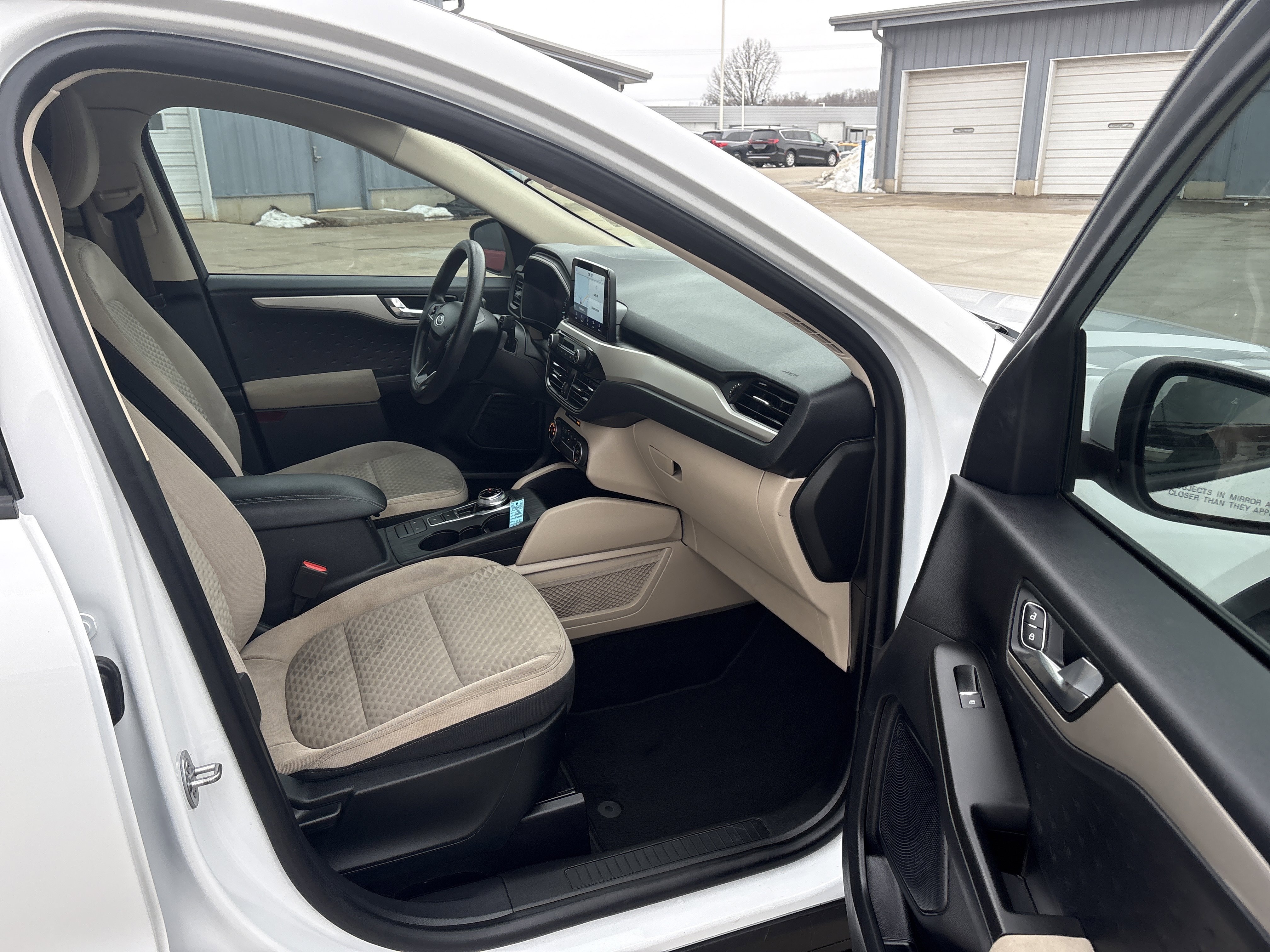 Used 2020 Ford Escape SE image 7