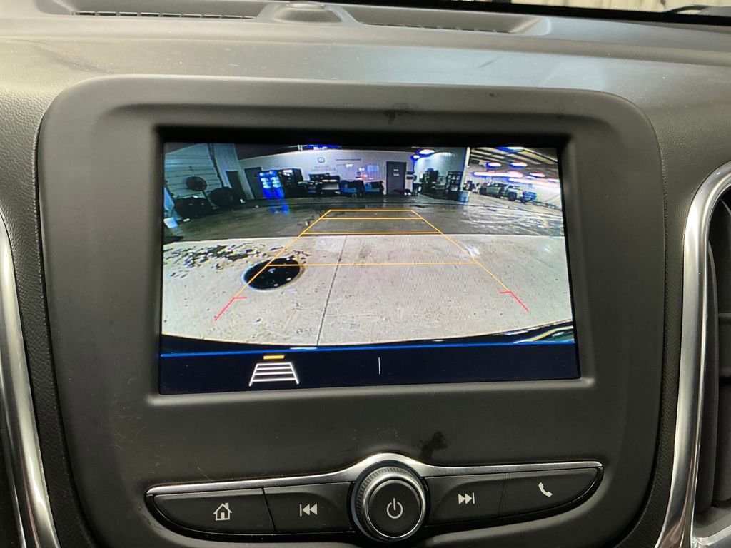 Used 2021 Chevrolet Equinox LS image 23