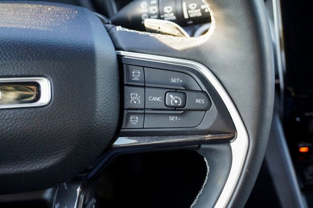 Used 2023 Jeep Grand Cherokee Altitude image 21