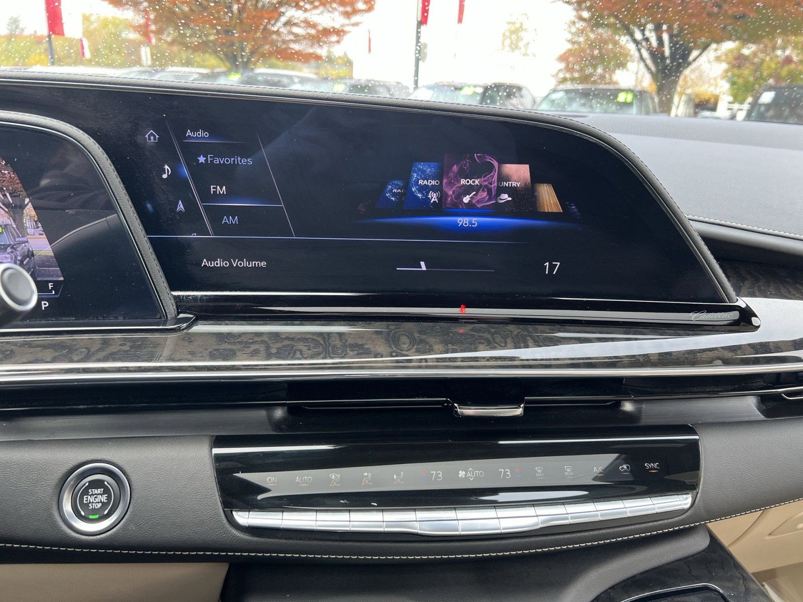 Used 2024 Cadillac Escalade ESV Premium Luxury image 18