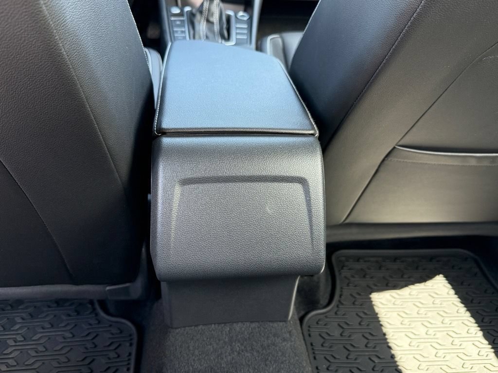 Used 2023 Volkswagen Jetta SE FWD image 14
