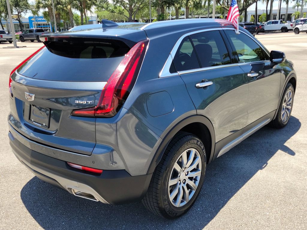 Used 2021 Cadillac XT4 Premium Luxury w/ Enhanced Visibility Package FWD image 5