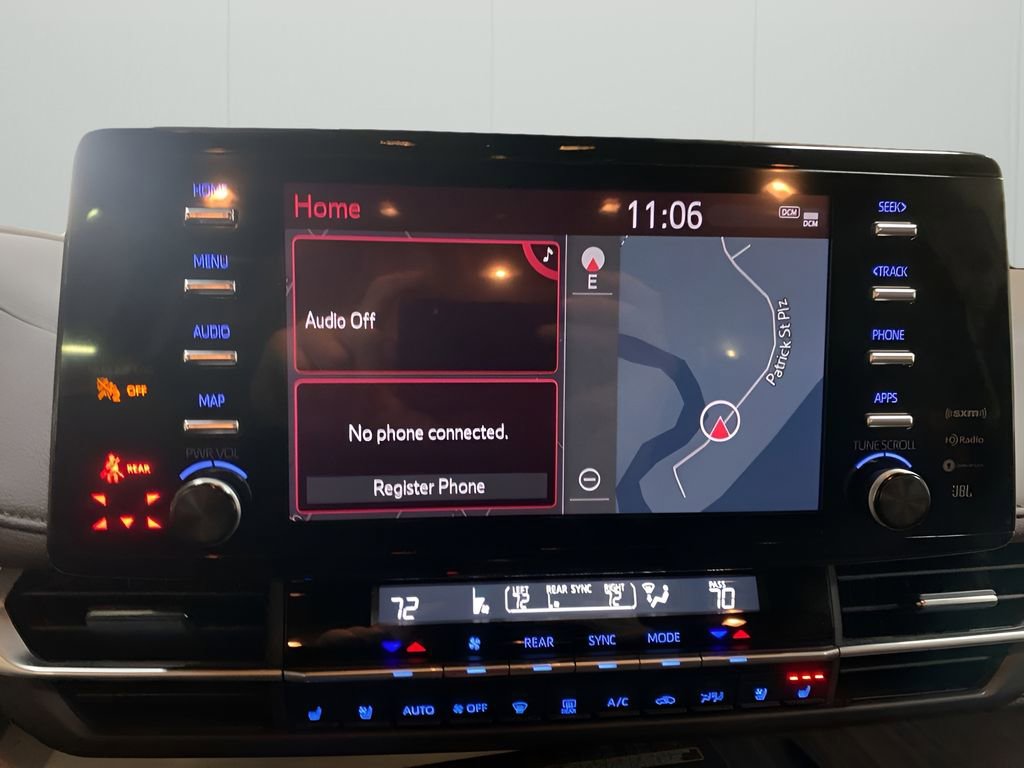 Used 2024 Toyota Sienna Platinum image 20