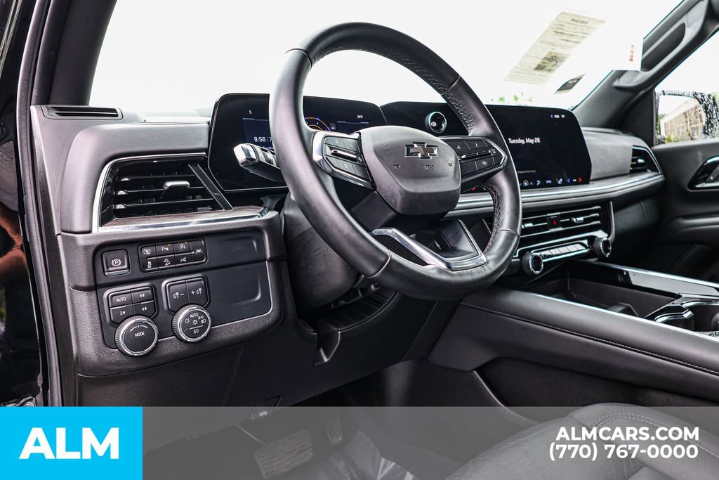 Used 2025 Chevrolet Suburban Z71 AWD/4WD image 29