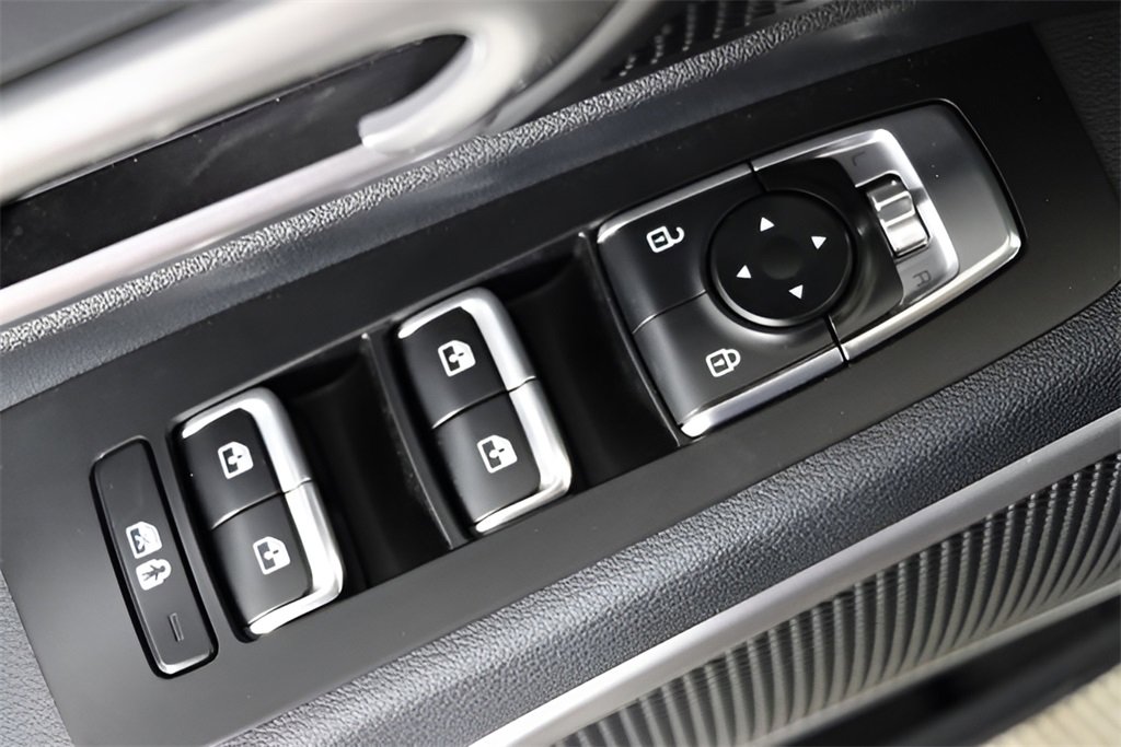 Used 2024 Kia Telluride LX image 39